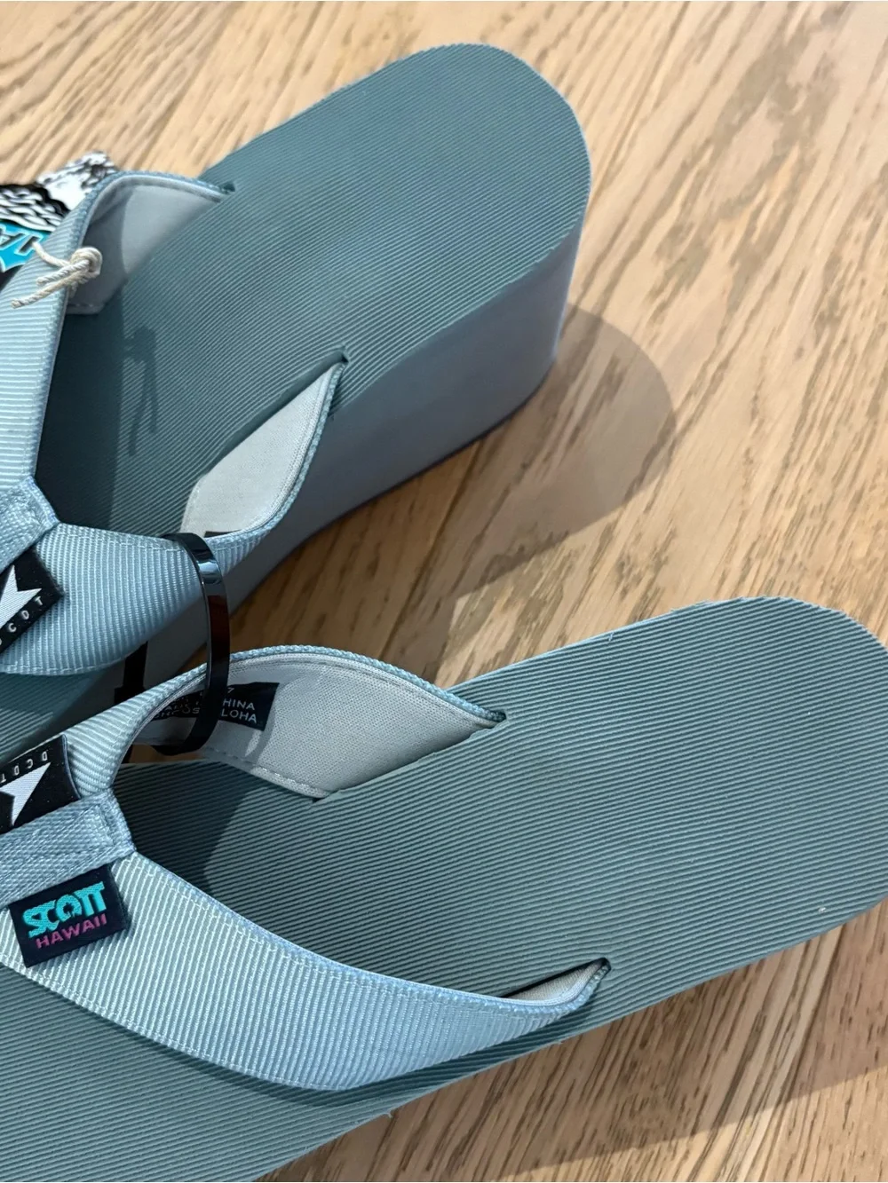 Scott Hawai’i x Descendant Women's Platform Flip Flops
